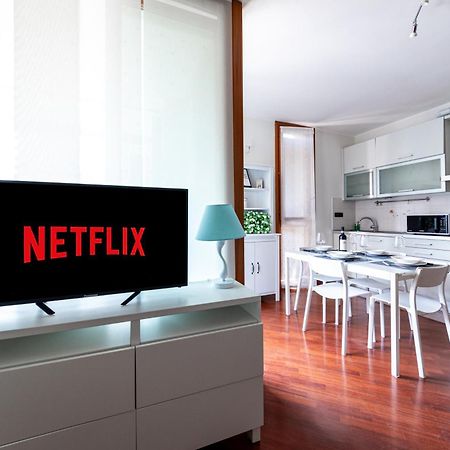 Appartamento Caterina A 5 Minuti Da Milano Fiere E San Siro Con Wifi-Netflix-Free Parking Εξωτερικό φωτογραφία