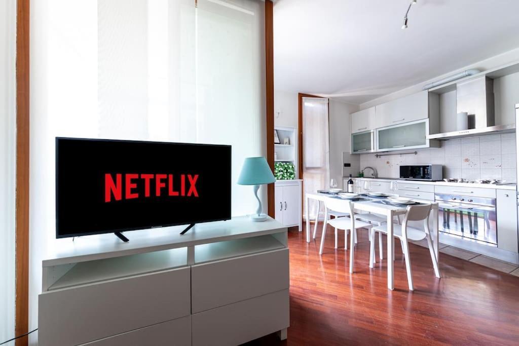 Appartamento Caterina A 5 Minuti Da Milano Fiere E San Siro Con Wifi-Netflix-Free Parking Εξωτερικό φωτογραφία