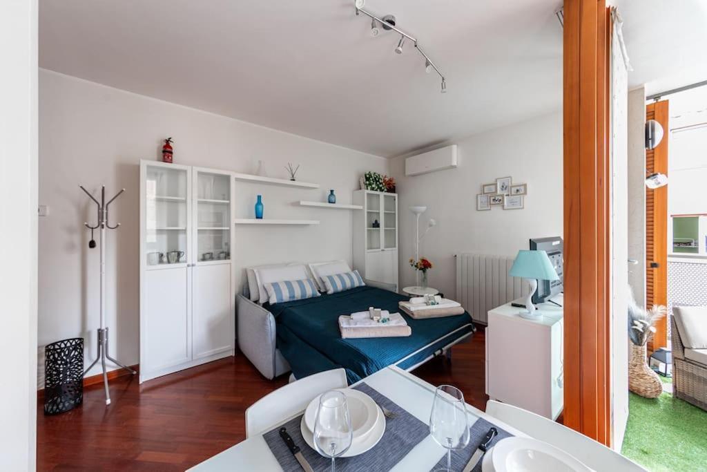 Appartamento Caterina A 5 Minuti Da Milano Fiere E San Siro Con Wifi-Netflix-Free Parking Εξωτερικό φωτογραφία