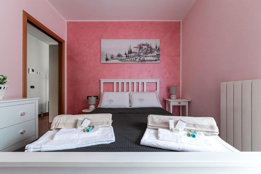 Appartamento Caterina A 5 Minuti Da Milano Fiere E San Siro Con Wifi-Netflix-Free Parking Εξωτερικό φωτογραφία